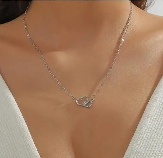 Women’s Elegant Heart Pendant with Chain – Stylish Silver Plated Necklace