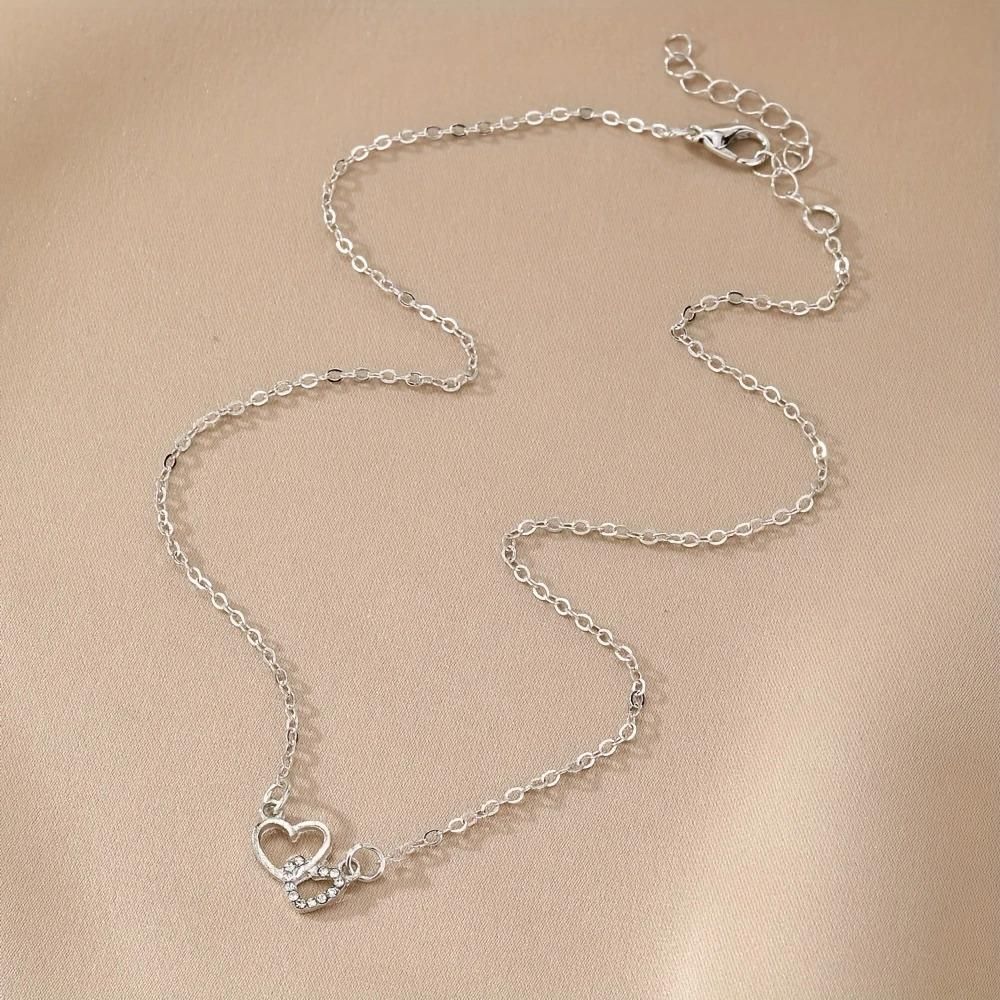 Women’s Elegant Heart Pendant with Chain – Stylish Silver Plated Necklace